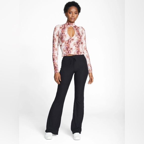 2! Long sleeve Keyhole Tops - Picture 5 of 7